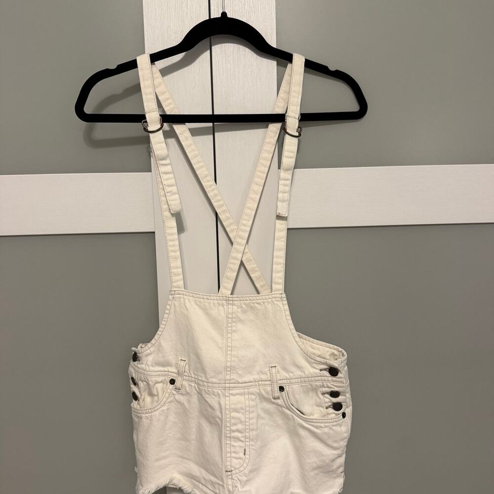 Free People We The Free White Denim Overall Shorts – Size 25
